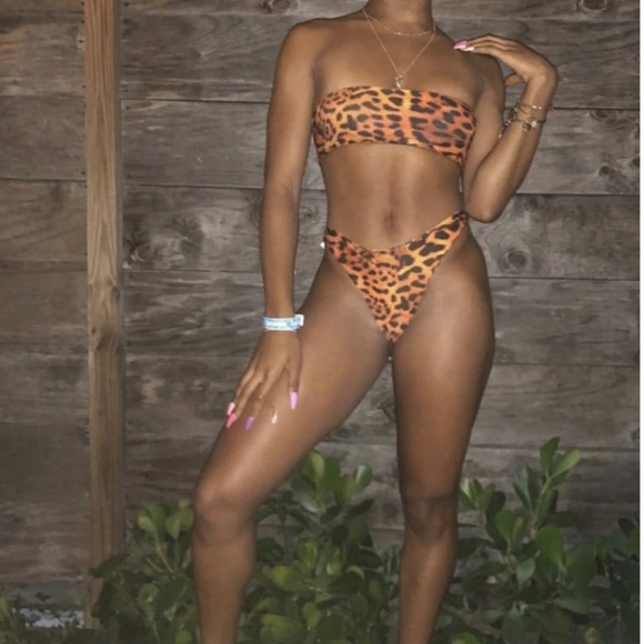 Bikini - Picture 2 of 3